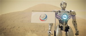 Робот с флагом Агенства инноваций и развития