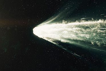 Комета на фоне звездного неба